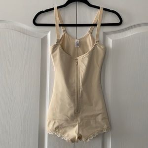 NWOT Shaperx Shapewear